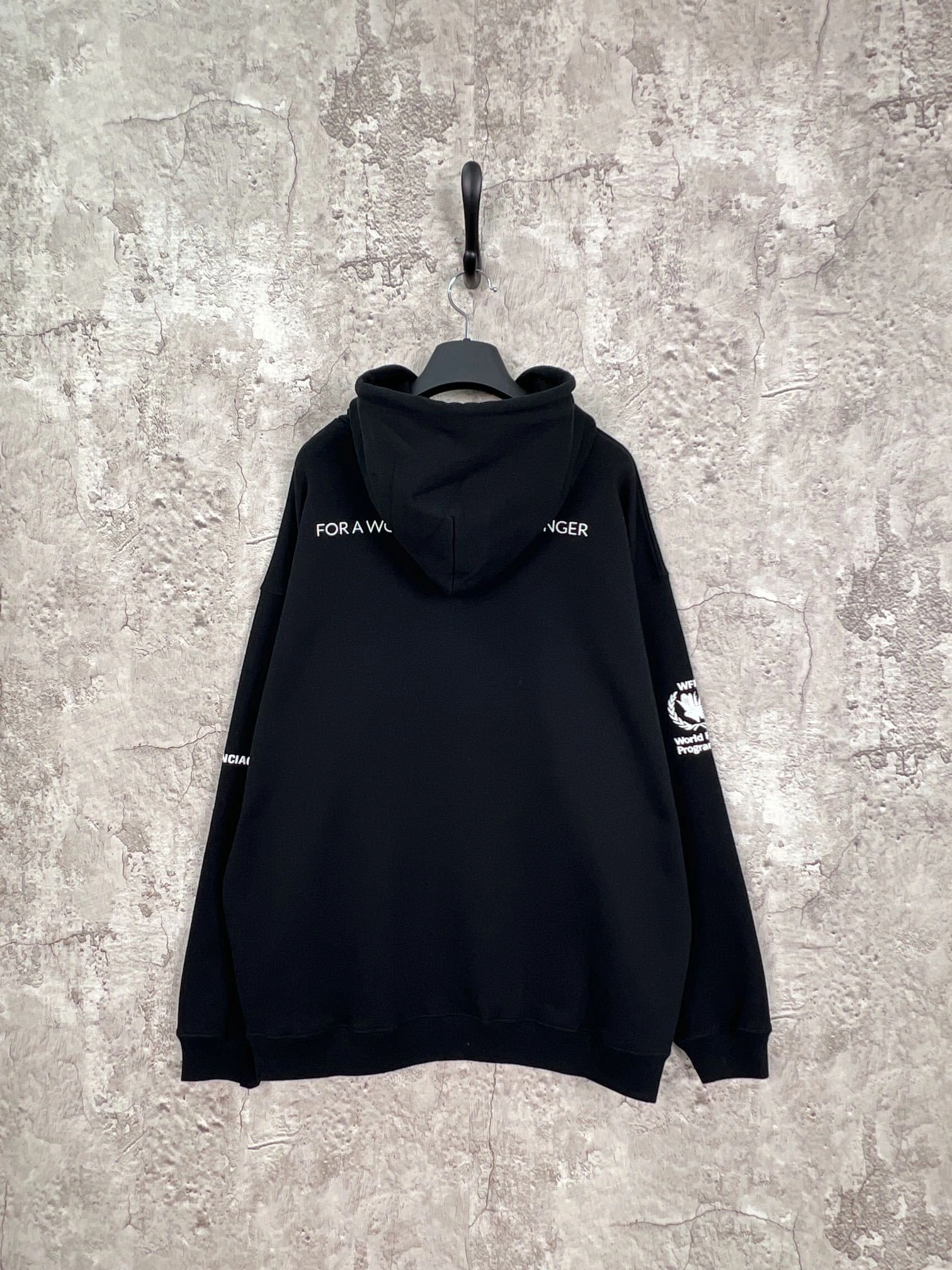 wg.luxury- 218593i16 oversized item:D-F443J2301
